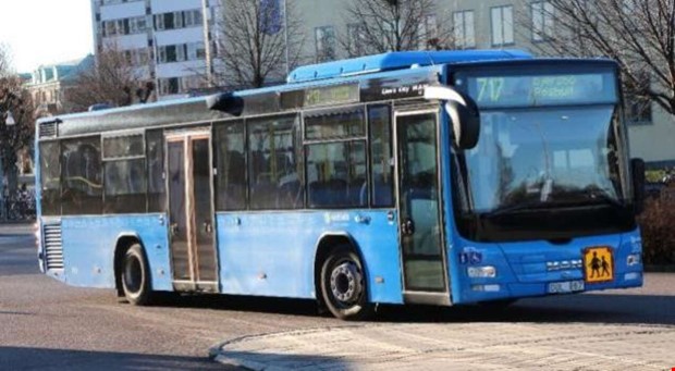 Upprepad sten- och äggkastning mot buss 720 Upprepad sten- och äggkastning mot buss 720