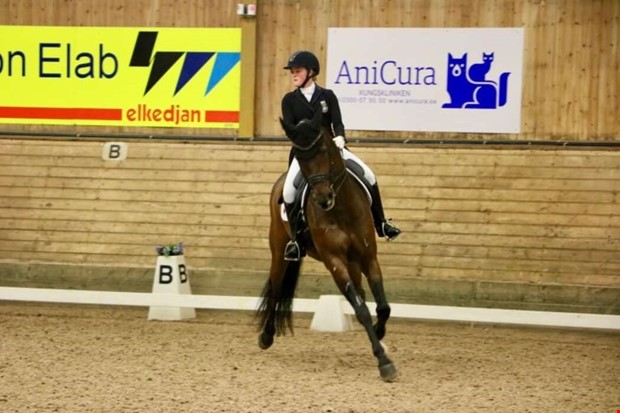 Emma Jönsson med sikte på 100 000 Emma Jönsson med sikte på 100 000