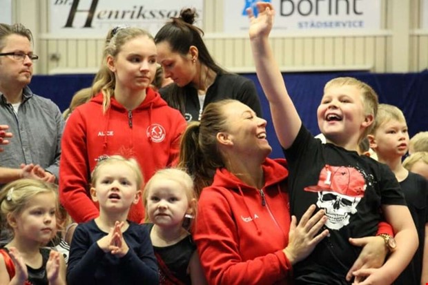 Akrobatik fr�n hela v�rlden