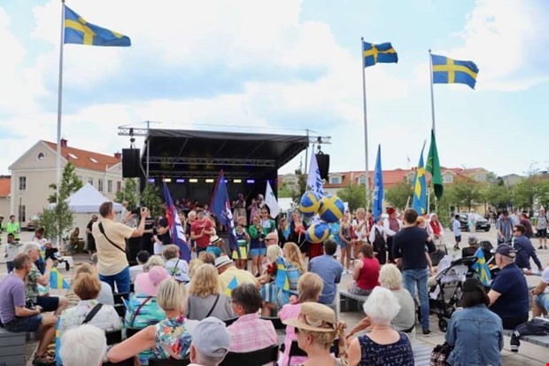 Bl�gul dag p� torget