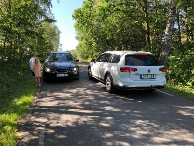 Frldrar protesterar mot nekad skolskjuts