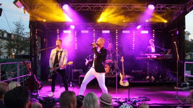 Högtryck i Innerstaden när Arvingarna spelade Högtryck i Innerstaden när Arvingarna spelade