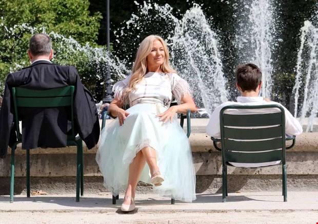 Jessica ger intim frestllning