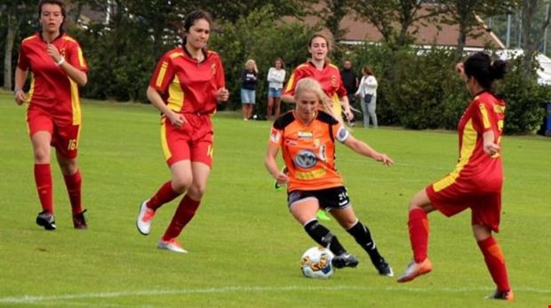 Strmblad lmnar KDFF  och riktar en knga mot klubben