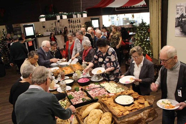 Lyckat julbord f�r �ldre