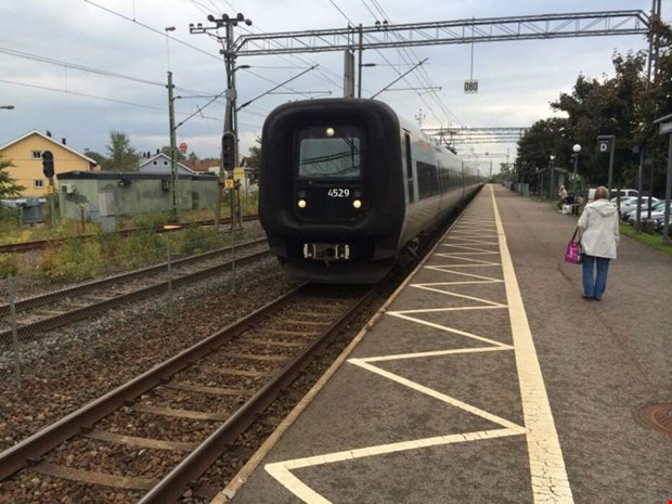 Kritik mot s�mre t�gtider