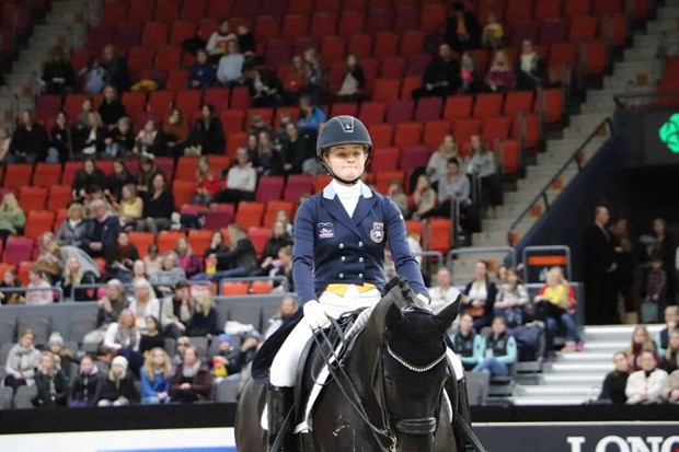 Trots missarna �r J�nsson n�jd med debuten