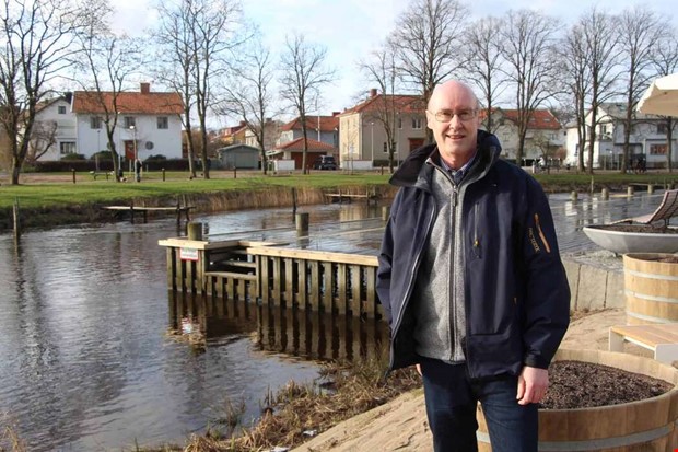 Torbj�rn tog jobb i alienbutik