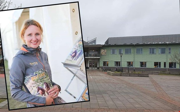 Cecilia hller barnen hemma