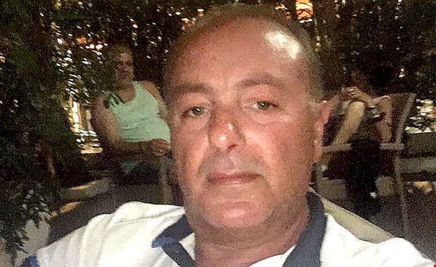 Stttar vrdpersonalen  fastn han sjlv r i kris