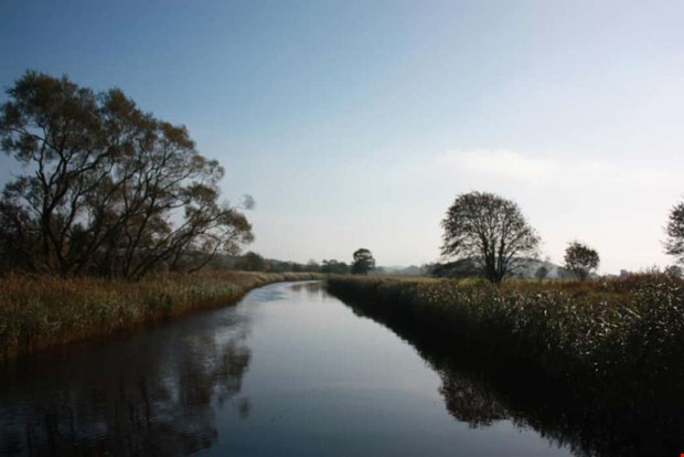 Debatt: Det är att kasta pengarna i sjön! Debatt: Det är att kasta pengarna i sjön!