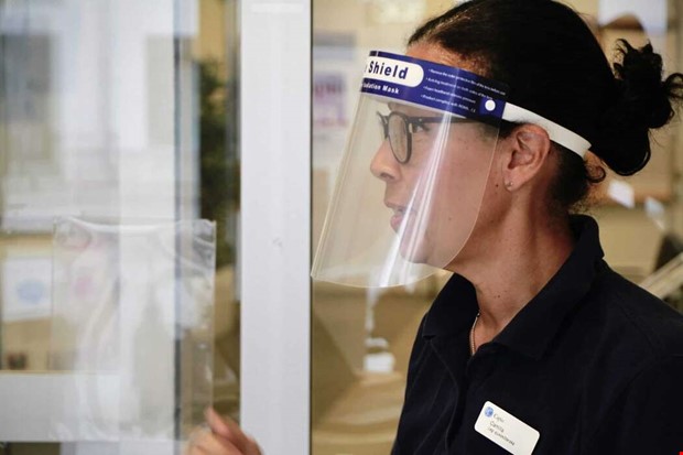 Inte aktuellt med ansiktsskydd i vrden