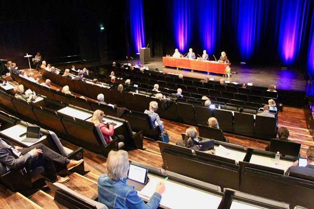 Teknik kolliderar med demokratin