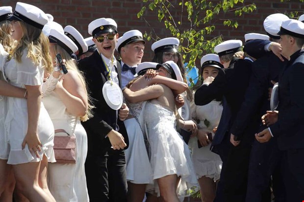 Solsken �ver str�lande studenter