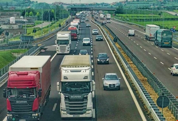 Debatt: Mopedbil hör inte hemma på vägen Debatt: Mopedbil hör inte hemma på vägen