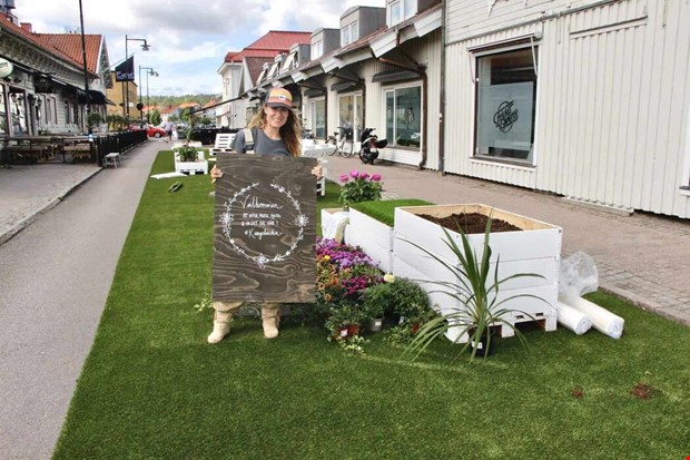 Nu blommar sommargatan i innerstaden
