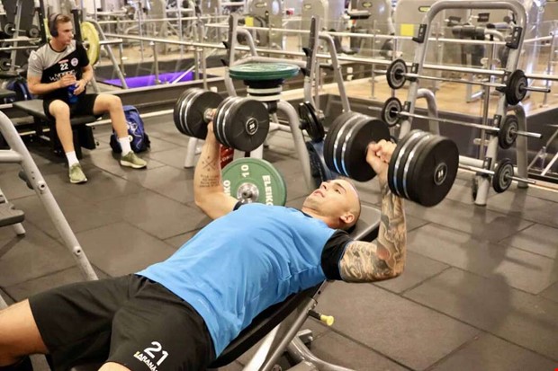 Ingen semester f�r Victor Santos