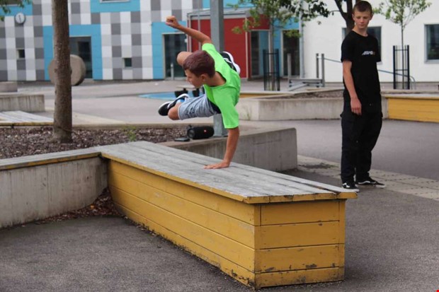 Parkourintresset bland kungsbackabarnen v�xer