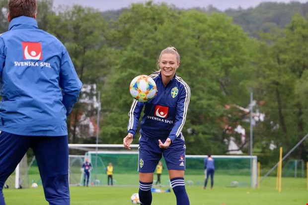 Fridolina Rolf� utsedd till �rets forward