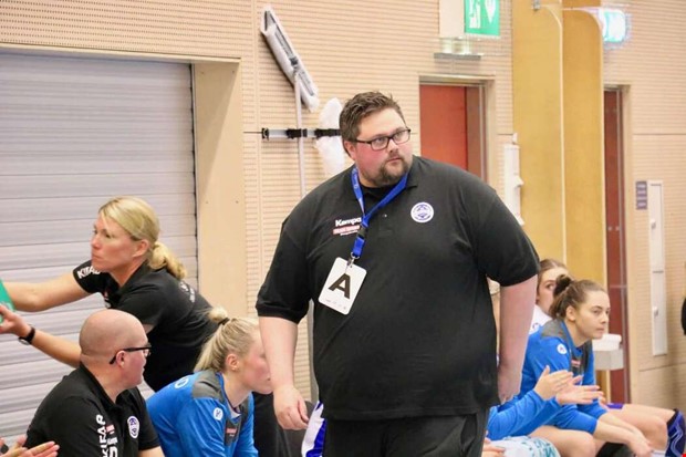 Trnaren sjuk  hela truppen testades