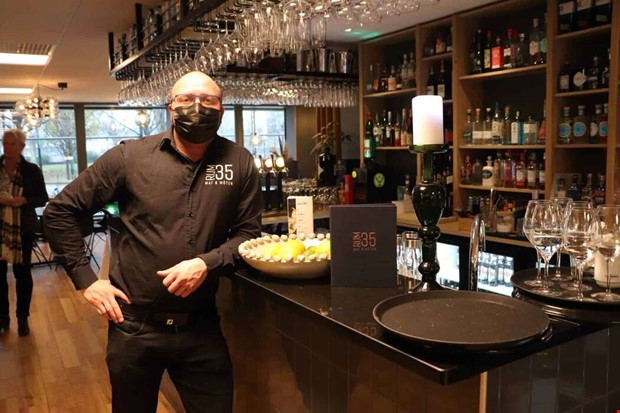 Tuffa tider f�r kr�gare: "B�ttre att st�nga"