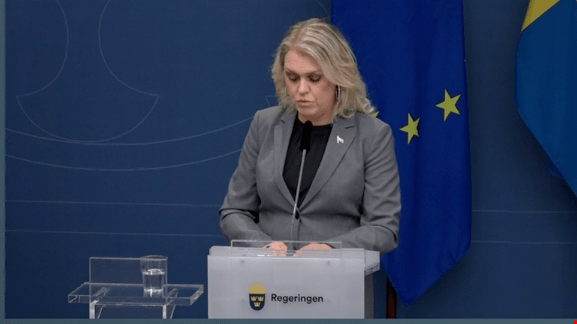 Nya restriktioner p sndag: max 8 fr samlas privat