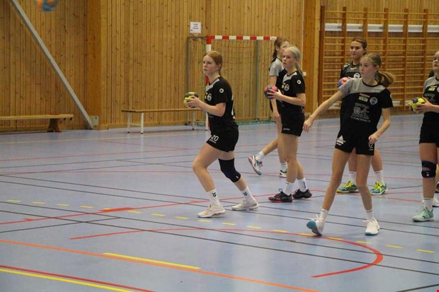 Nu f�r de tr�na inomhus igen