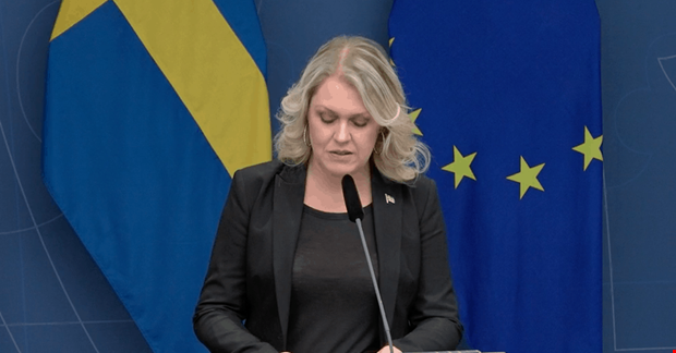 Nya smittskyddstgrder: Buss- och tgresor lngre n 15 mil begrnsas