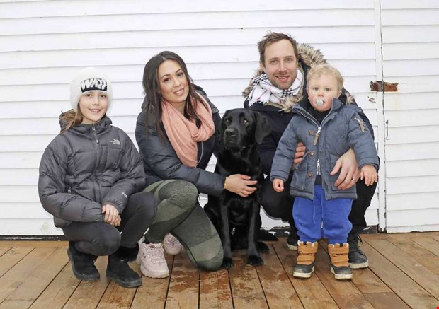 Hunden Elvis tar internet med storm