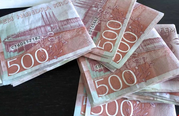 S�rskilda coronapengar till unga och �ldre