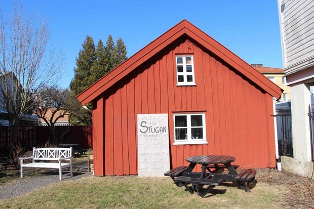 Happy Dane till Röda stugan