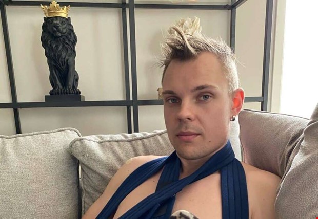 Fastnade i brunnslock i skejtparken  drog axlarna ur led