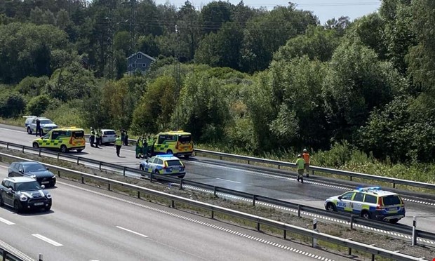 Person pkrd av lastbil