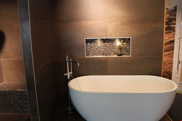 Industrik�nsla med varma sandiga toner