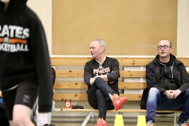 30 000 till basketklubben 30 000 till basketklubben