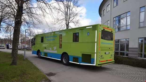 Biblioteksbussen rullar igen Biblioteksbussen rullar igen