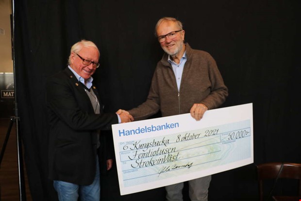 Rotary gav 50000 kronor till strokeforskning