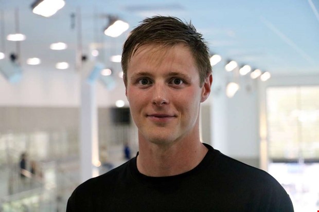 Nytt svenskt rekord tog Erik till semifinal