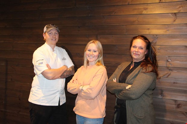 400 pensionrer bjuds p gratis julbord