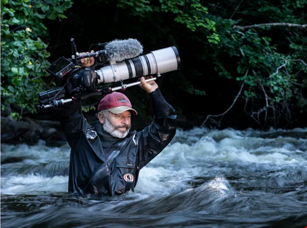 Se vacker vattenmilj i nrbild