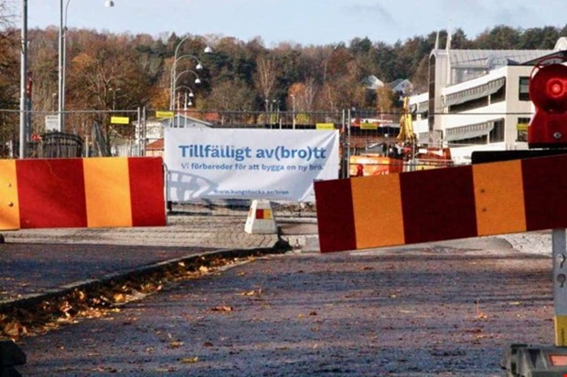 Man klämdes fast på byggarbetsplats Man klämdes fast på byggarbetsplats