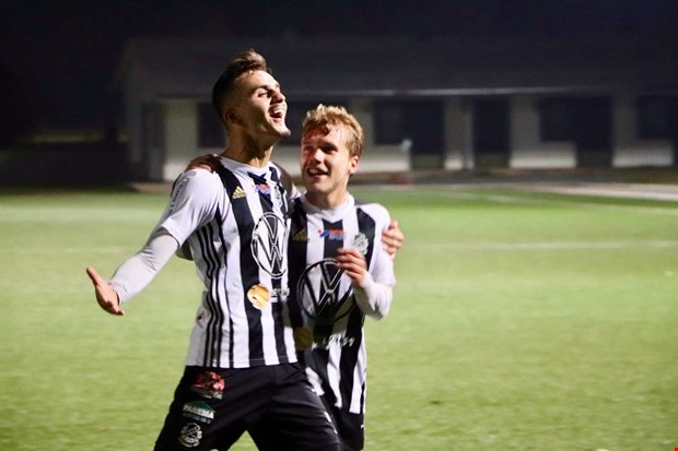 Förre Lindomespelaren bäst i superettan Förre Lindomespelaren bäst i superettan