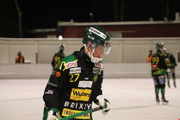 Hrnstraffade mot serieledarna 