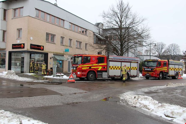 Swedbank vntar p ersttningslokaler efter lckan 