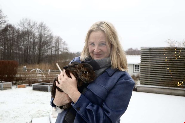 Susanne startar regnb�gslinje