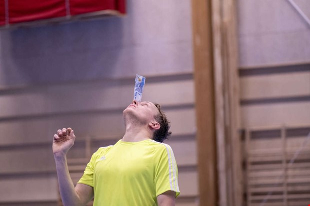 Emil showade fr jullediga ungdomar