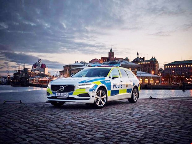 Nya polisbilar fr grnt ljus  med vissa undantag 