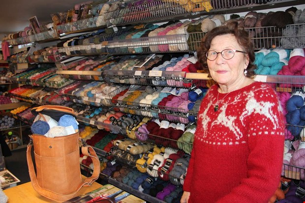 Ulla-Britts intresse f�r att sticka blev egen garnbutik