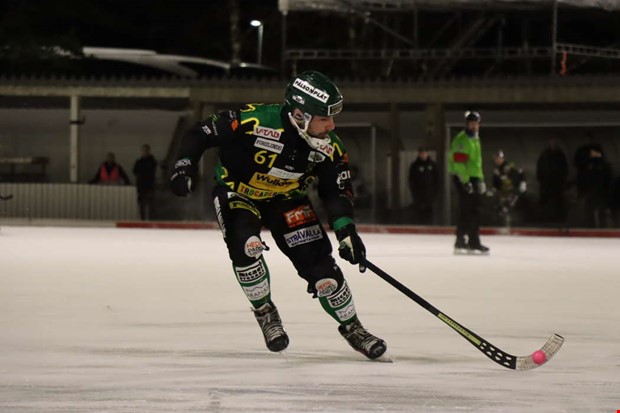 Styrkebesked av Frilless mot tabelljumbon