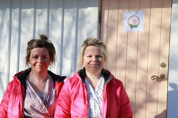 Systrarna satsar p� dahlior 